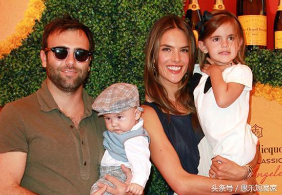 14岁维密史上最年轻的天使,刘雯维密走秀上演足球宝贝