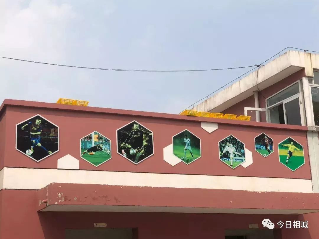 18岁的内马尔和现在的内马尔颜值,内马尔少年时期