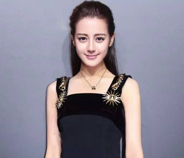 宝格丽陶瓷项链搭配衣服图片,和宝格丽戒指搭配的项链