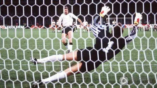 穆勒厄齐尔拉姆施泰因,穆勒厄齐尔克罗斯