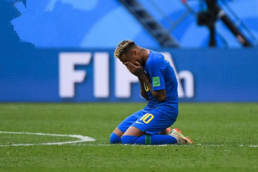 世界杯外的巴西:上帝宠爱,却把一手好牌打烂