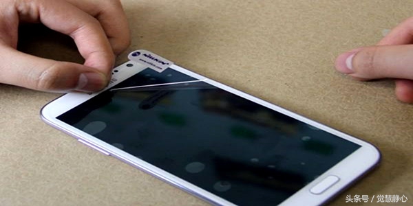 钢化膜边缘气泡怎么去除,手机钢化膜怎么贴才不会有气泡