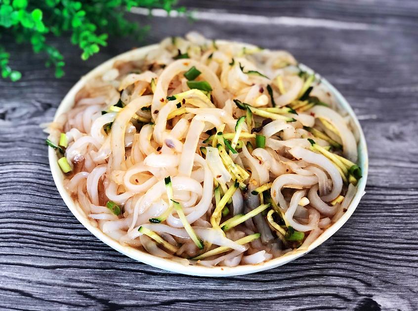 一碗面粉六碗清水教你自制凉粉,一碗面粉五碗清水教你自制凉粉