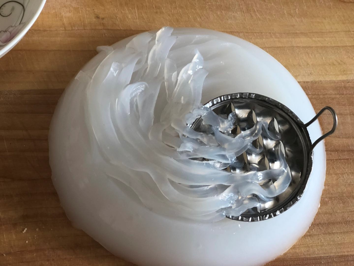 一碗面粉六碗清水教你自制凉粉,一碗面粉五碗清水教你自制凉粉