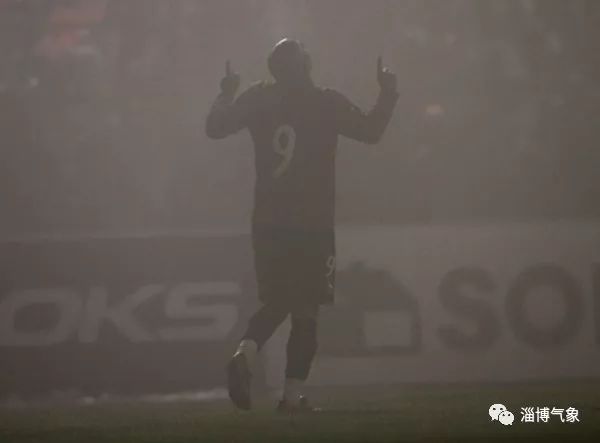 足球场上的十大恶劣天气,恶劣天气足球比赛