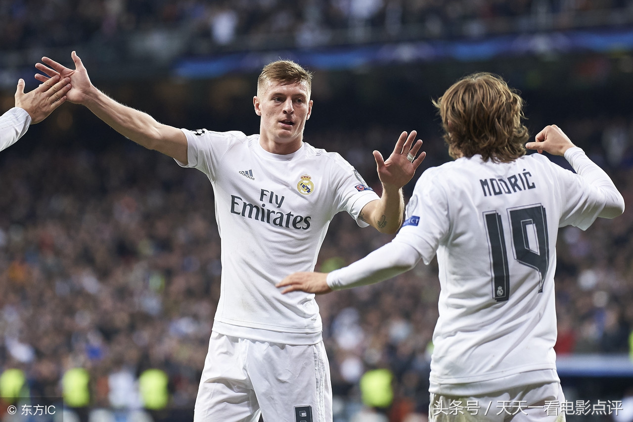 克罗斯超级弧线球,克罗斯单场三球