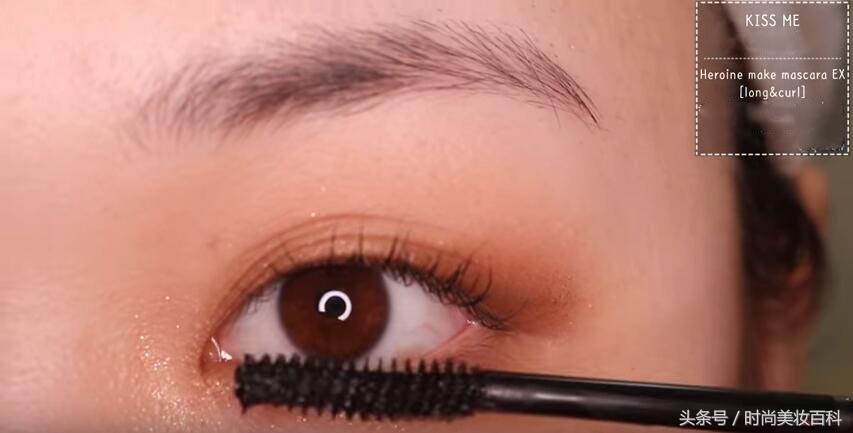 时尚美妆魅力十足的日常妆容教程,时尚美妆哑光唇妆技巧教学