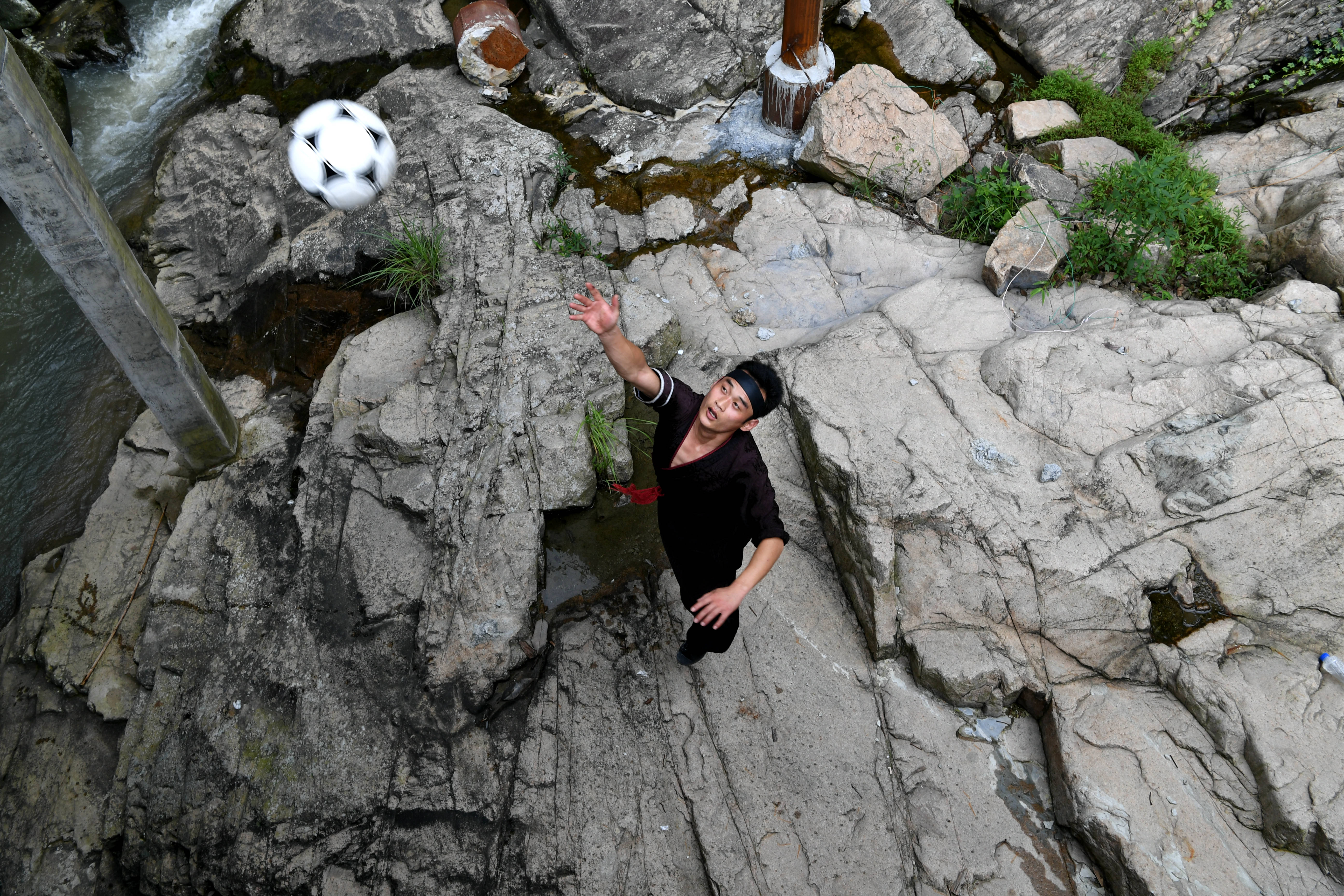 少林寺重出江湖,少林足球上综艺节目