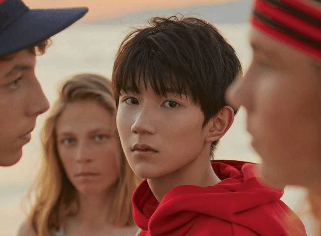 王源高情商采访完美回答采访问题,王源采访希望成为顶级音乐人