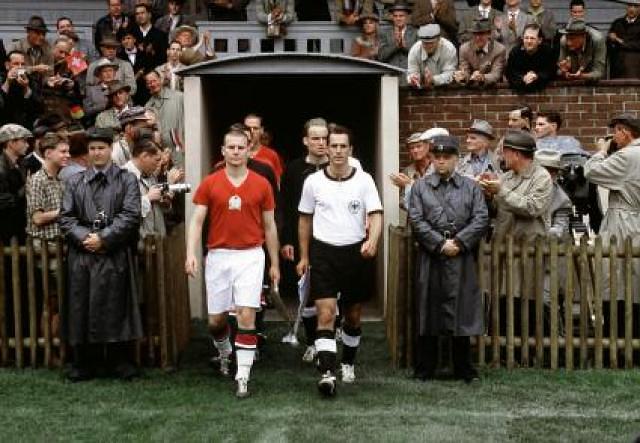 足球十大经典纪录片九八世界杯,推荐一部世界杯足球电影