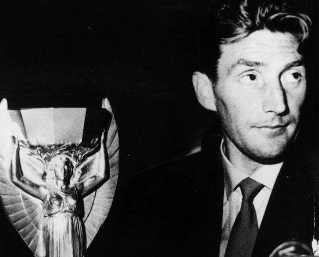 托蒂10大经典比赛,足坛常青树是谁伊布