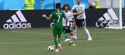 29分钟判4个点球欧冠比赛,沙特点球判罚过程