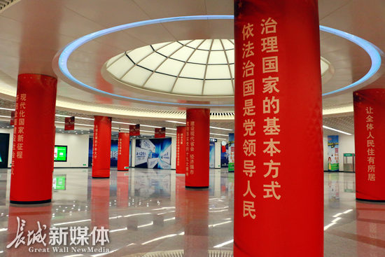 绿色主题列车复兴号,很好看的高级火车