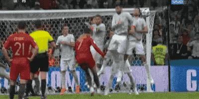 电梯球落叶球香蕉球区别,c罗的落叶球绝技