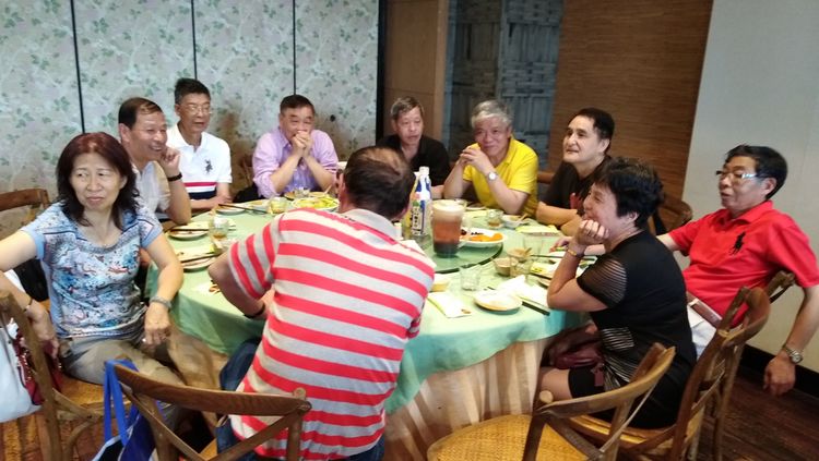 干岔子一，二队老知青久别重逢，共忆黑土情长