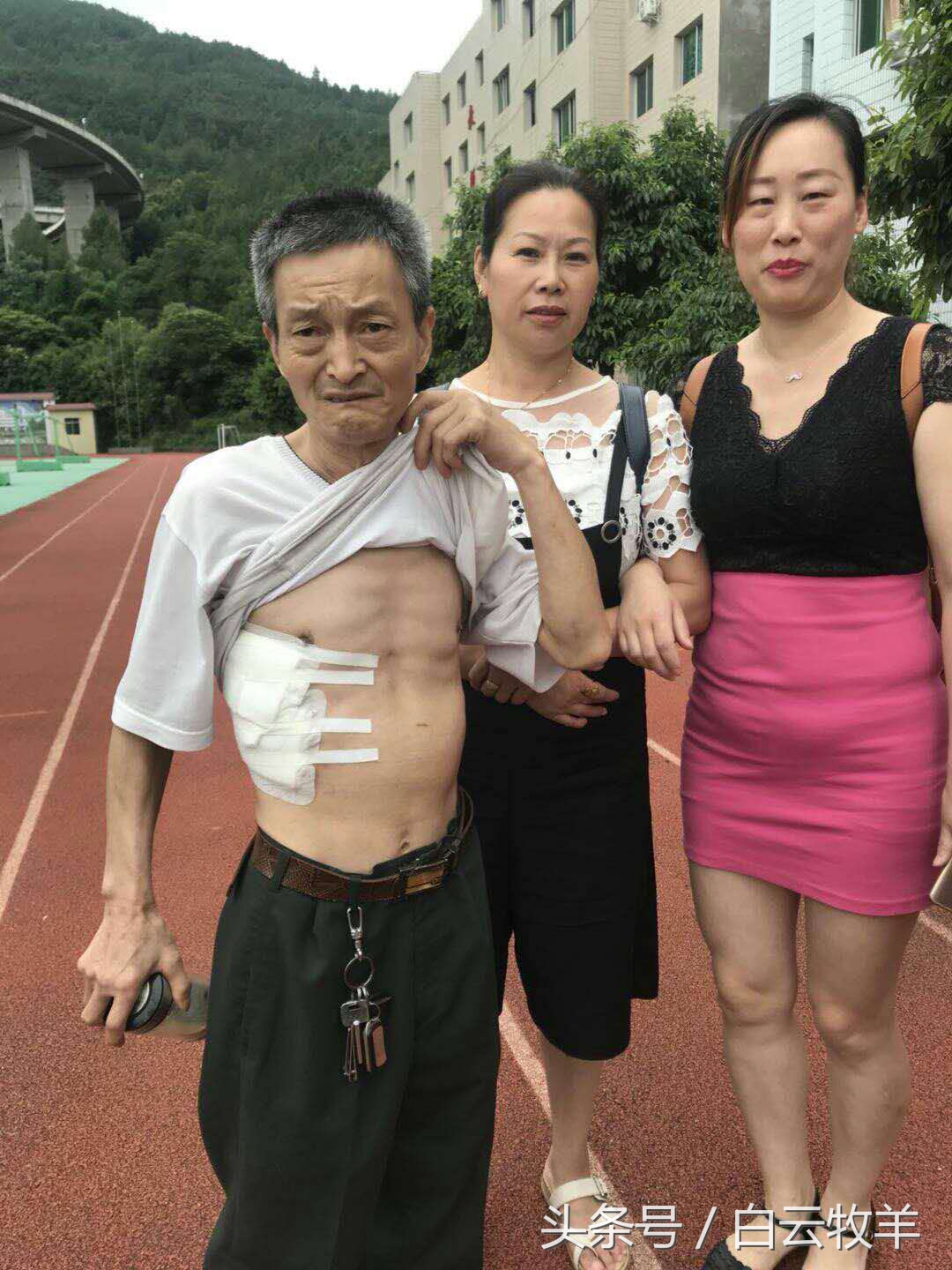 严寒冬日爱心助力击退疫情,迎战高温酷暑爱心驿站送清凉