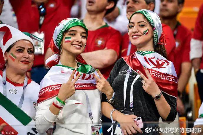 世界杯赛场那些高颜值女球迷瞬间,世界杯看台美女卡塔尔