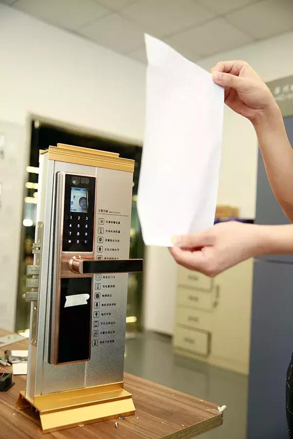 智能门锁3秒被开,秒开智能门锁的小黑盒究竟是什么