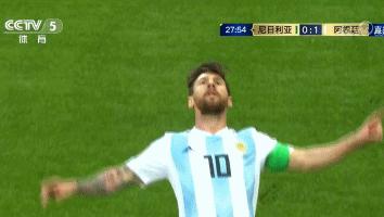 阿根廷夺冠梅西致敬马拉多纳,阿根廷夺冠马拉多纳和梅西画像