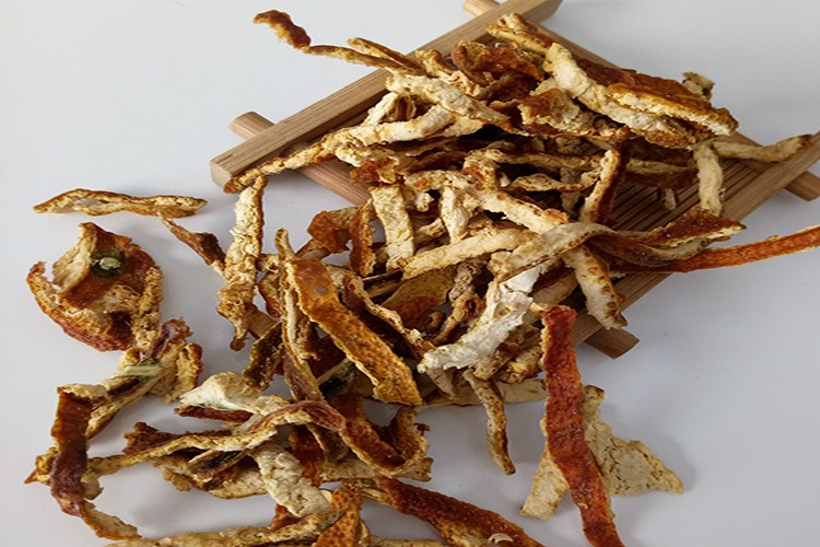 冰片在钓鱼中的应用,钓鱼小药冰片配方