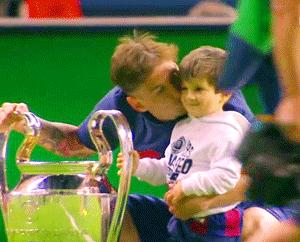 c罗的儿子和梅西的儿子玩足球,世界杯c罗的儿子