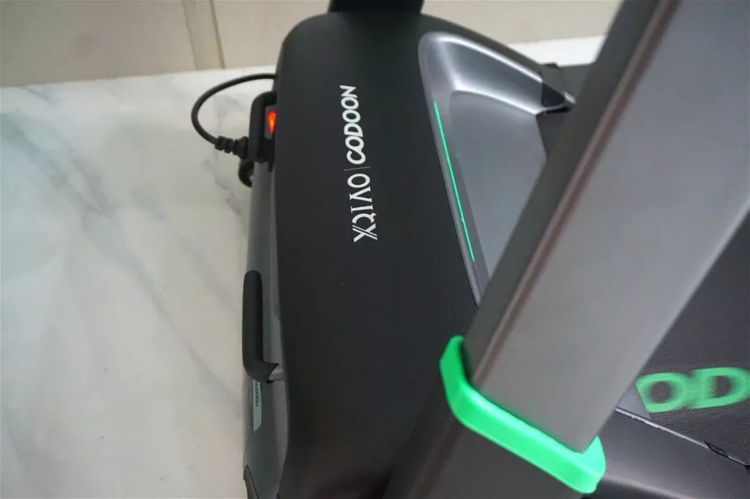 小乔咕咚合作款跑步机,小巧高颜值小乔智能跑步机体验