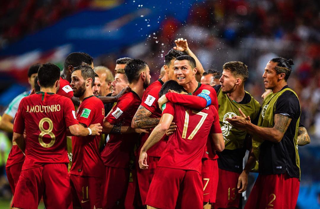 足球还能怎么玩儿,足球还能这么玩耍帅炫技两不误