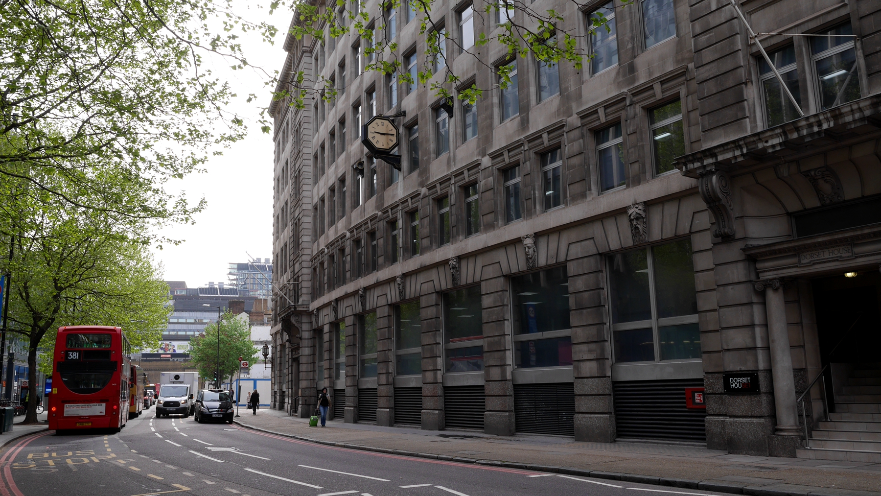 在伦敦和巴黎相约旅行,在伦敦约会