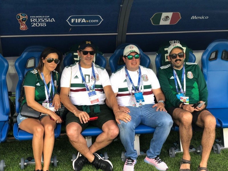 家破人亡后，他带着妻儿的亡灵踏上约定的世界杯旅程