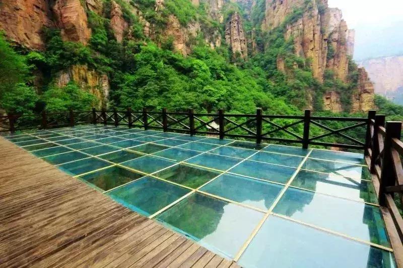 郑州附近有玻璃栈道的地方,郑州玻璃栈道景区有哪些好玩的