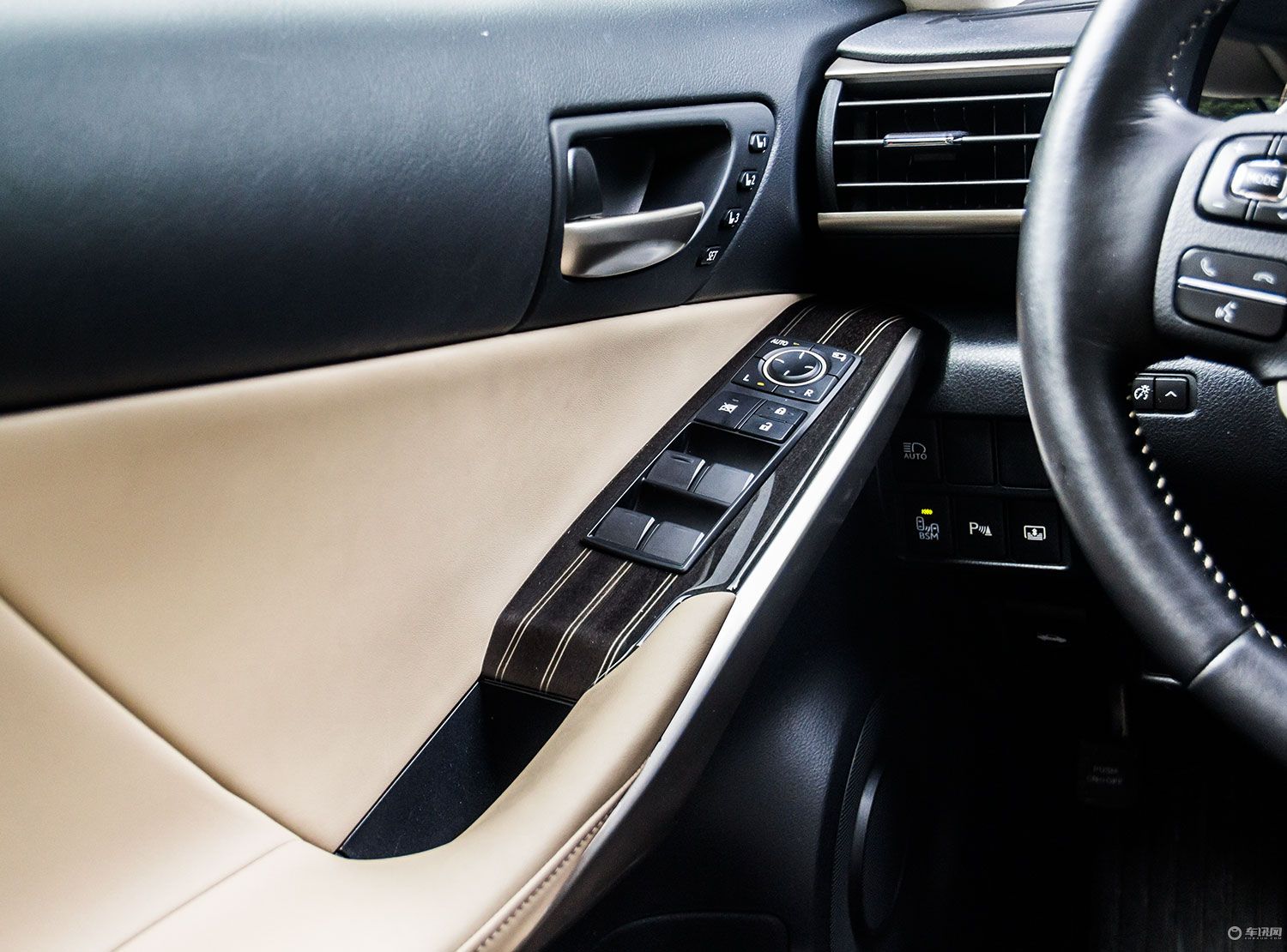 雷克萨斯is2022款300fsport版,2022雷克萨斯is300fsport版