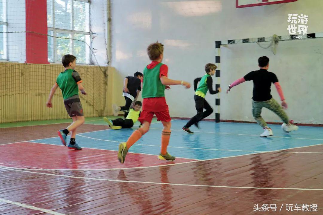 行李箱当“球门”！这SUV大得夸张！