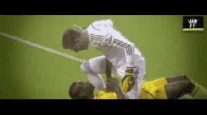 足球过人动图,最新足球搞笑片段