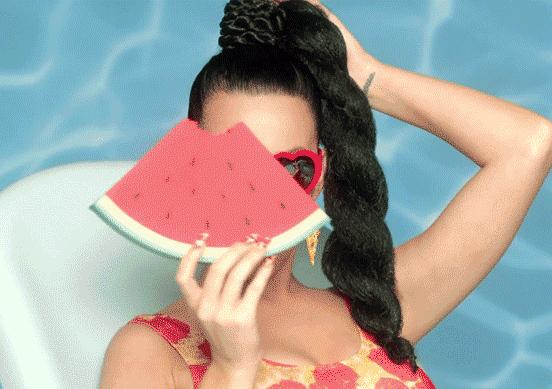 高温天气，快学明星达人冰凉美妆降降温！