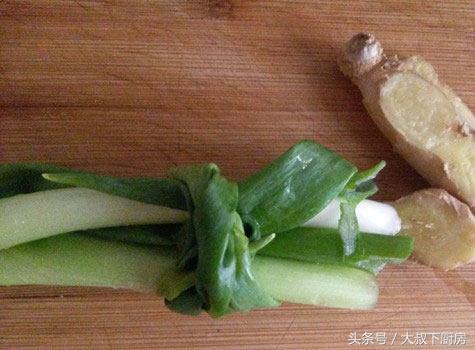 老东北美食之红烧鲤鱼做法,怎么红烧鲤鱼块炖鲤鱼好吃又简单