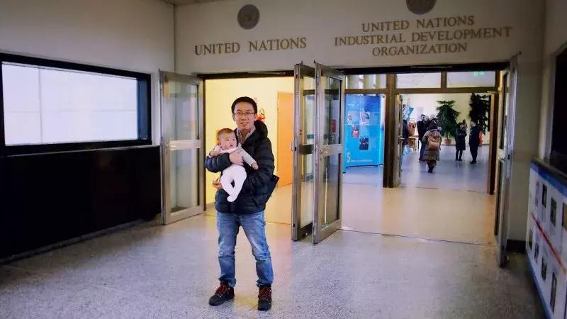 出门走到哪里都想带着孩子,没条件也要带孩子出去玩吗