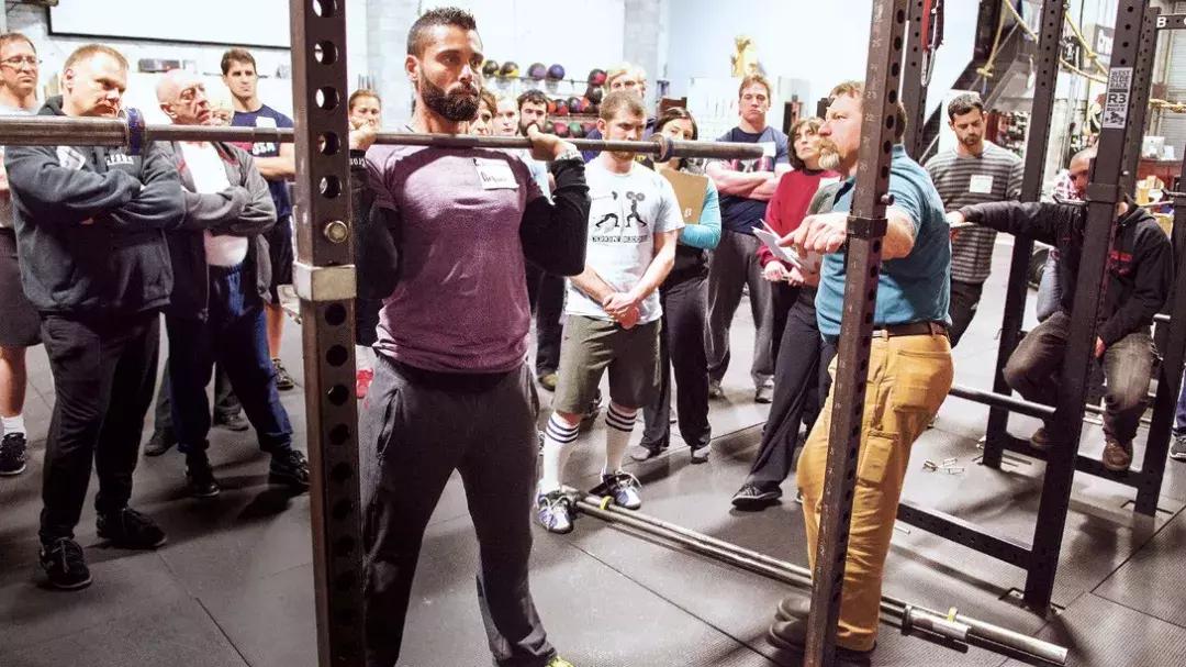 你是在锻炼身体还是在练功,新手健身应该全练还是针对性训练