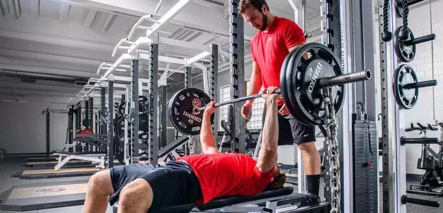 你是在锻炼身体还是在练功,新手健身应该全练还是针对性训练