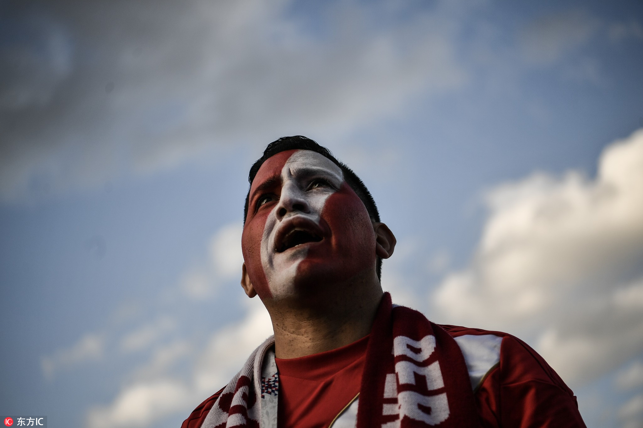 燃情奋战十余天,晒得比内马尔还黑,但他们的照片美炸了