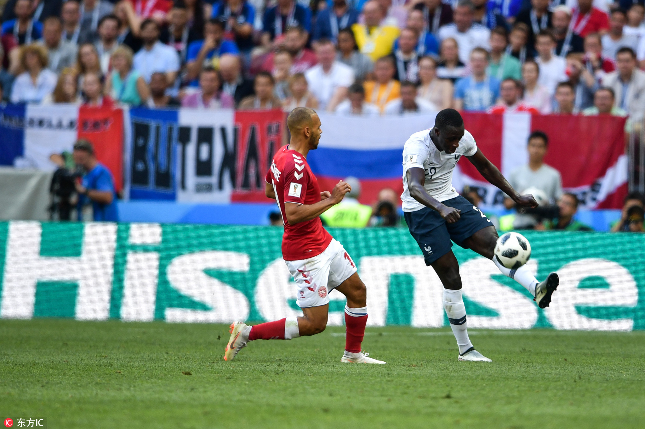 燃情奋战十余天,晒得比内马尔还黑,但他们的照片美炸了