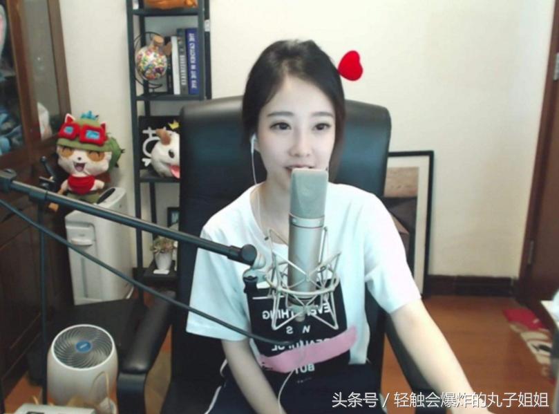 冯提莫发布会首次回应会计门事件,冯提莫回应佛系会计门