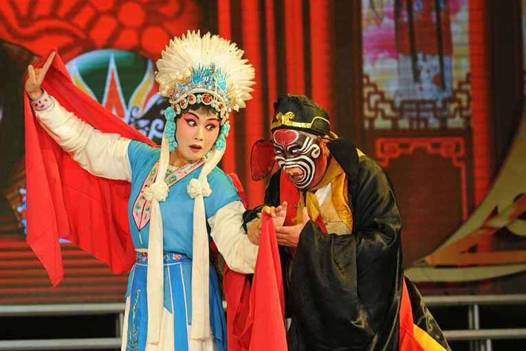 艺术与历史：《西游记》中的猪八戒，是一头白猪还是一头黑猪？