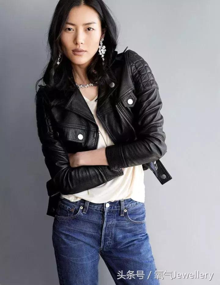 当百万珠宝遇上平民T恤牛仔裤