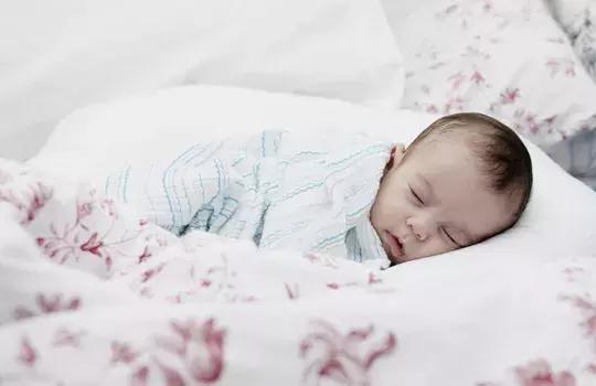 101条育儿谣言一次全辟掉,育儿100个谣言