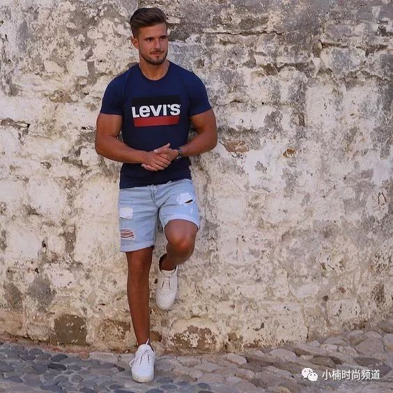 男士夏季牛仔裤穿搭技巧,牛仔裤穿搭男士夏季高级感