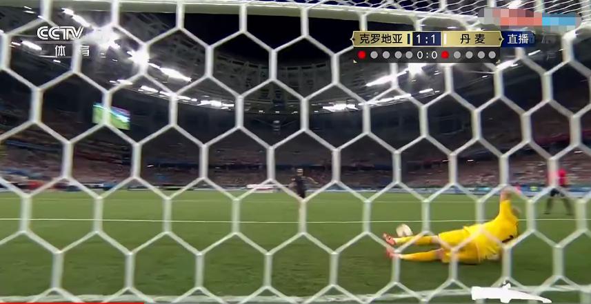 门将十大点球开挂扑救,世界杯门将扑出来的弧线球