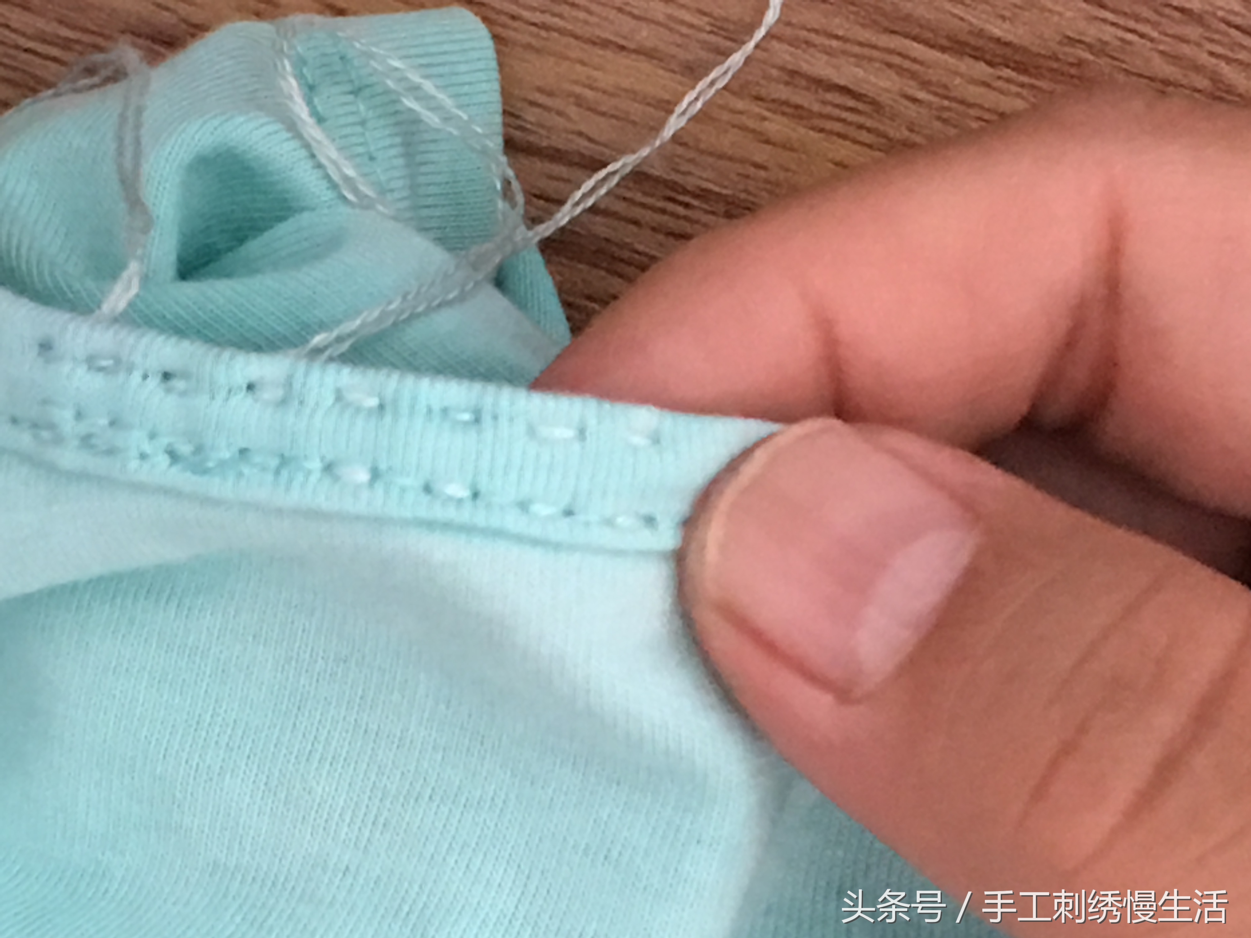 纯棉t恤圆领褶皱怎么才能整平,t恤侧边褶皱的缝纫技巧