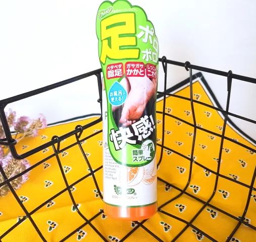 擦掉一张皮，双脚换皮术！死皮、老茧一喷就没，15秒还原嫩白玉足