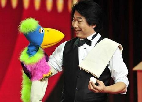 浙大这个男生居然沉迷用肚子说英语？还有不少可爱的小帮手