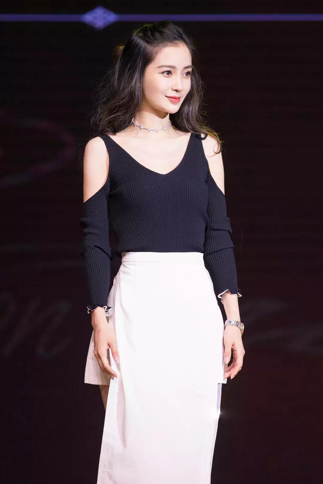 白皮肤比基尼夏日装,露肤装